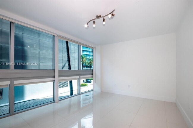 Building Photo - 2950 NE 188th St