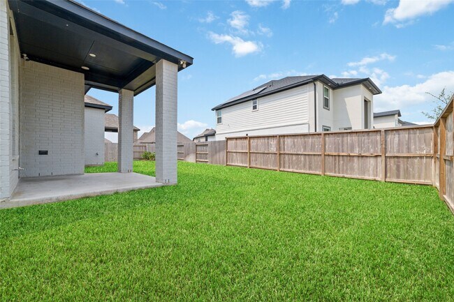 Building Photo - 7315 Camden Crestwood Way