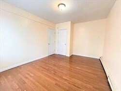 Building Photo - 5 Saybrook St