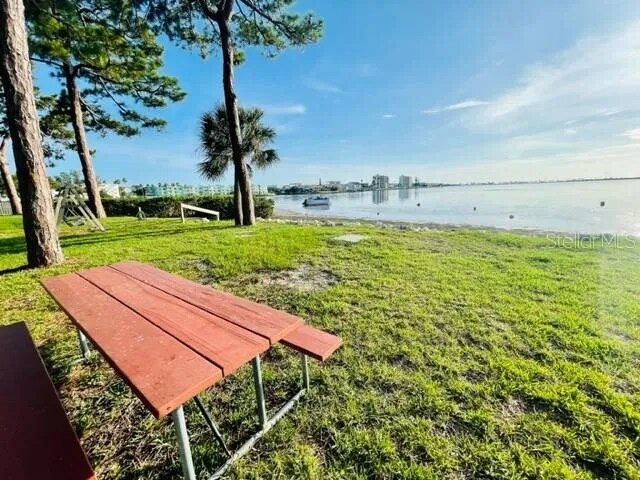 Building Photo - 2700 Bayshore Blvd
