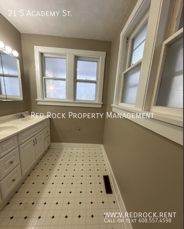 Building Photo - 21 S Academy St