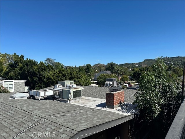 Building Photo - 13508 Moorpark St