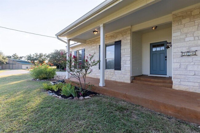 Building Photo - 704 Ridgmar Rd