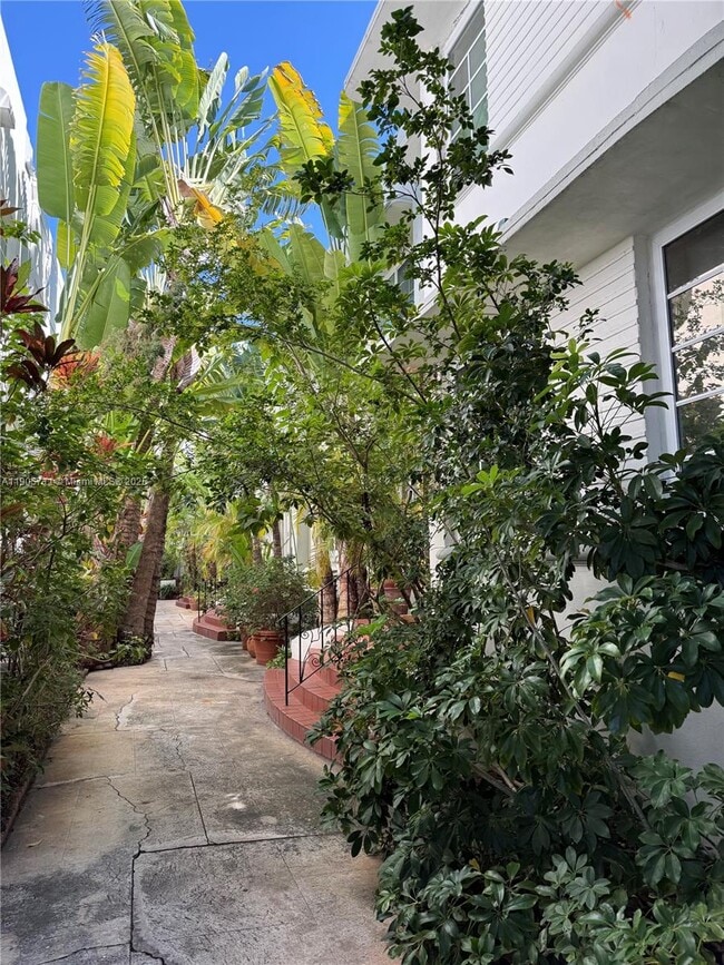 Building Photo - 349 Meridian Ave