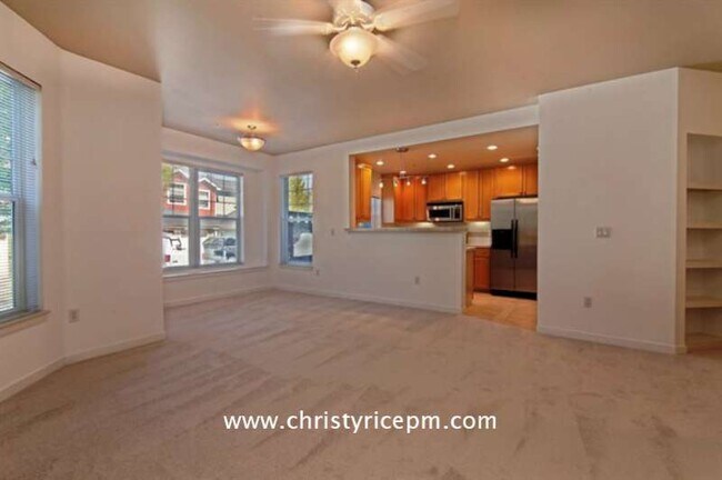 Building Photo - 4315 Issaquah-Pine Lake Rd SE