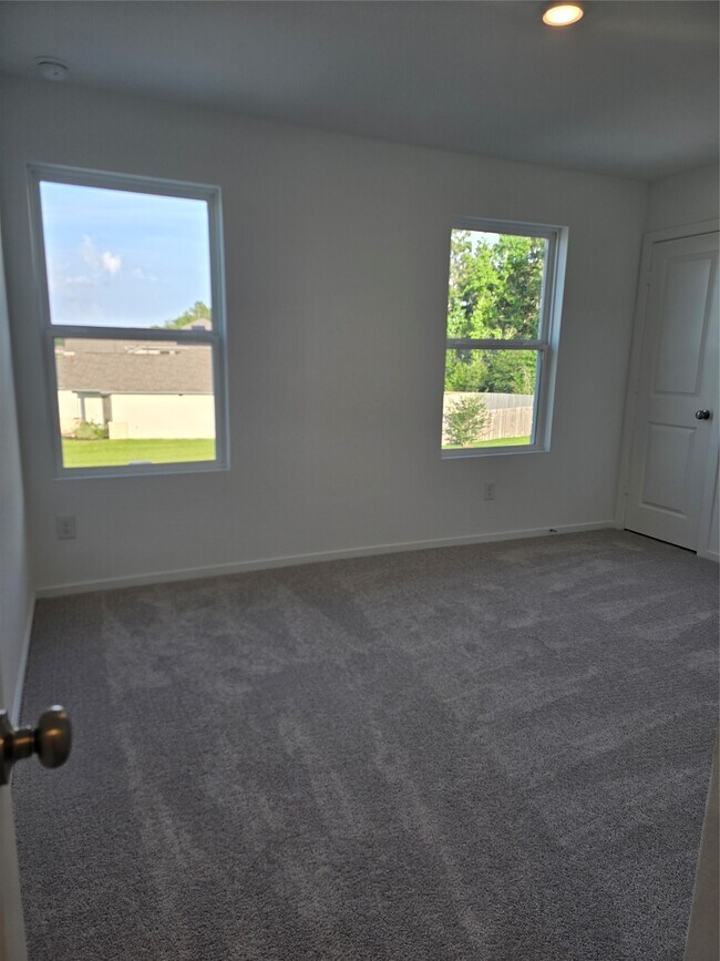 Building Photo - 5708 Ivy Crst