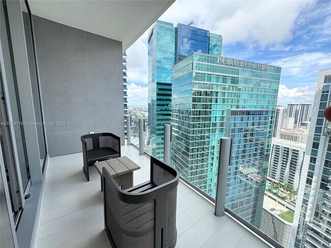 Building Photo - 300 Biscayne Blvd Way