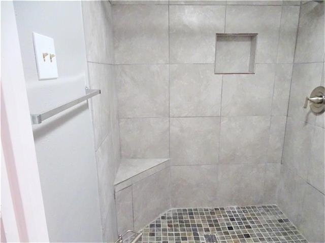 Building Photo - 2252 Jackson Cir