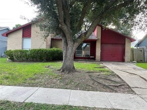 Building Photo - 1026 W Brompton Dr