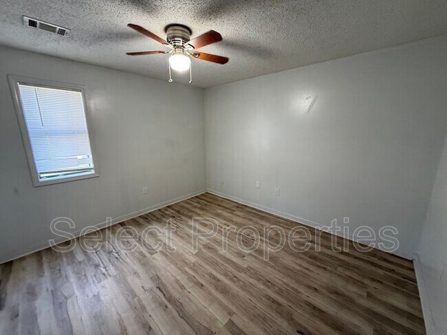 Building Photo - 1618 W Matthews Ave