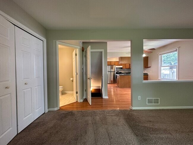 Building Photo - Nice and Large 3BR/1.5ba unit for rent in ...