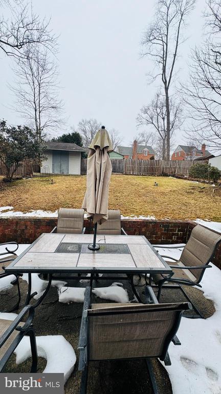 Building Photo - 1111 Dennis Ave