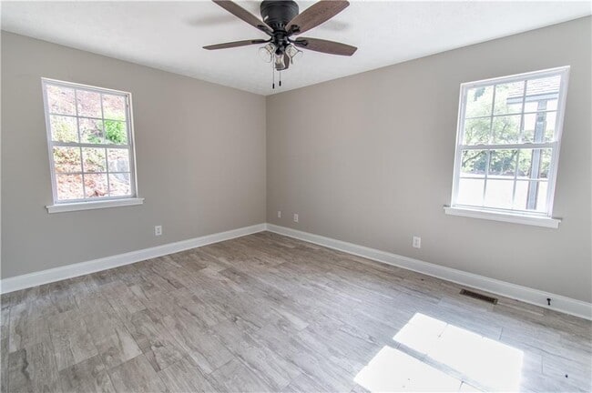 Building Photo - 270 Irwin Mill Rd SE