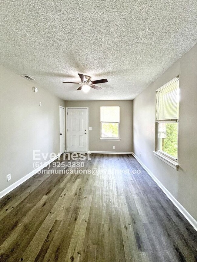 Building Photo - Spacious 4-Bedroom, 2-Bathroom Home with C...
