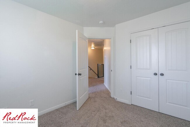 Building Photo - 2801 E 450 N