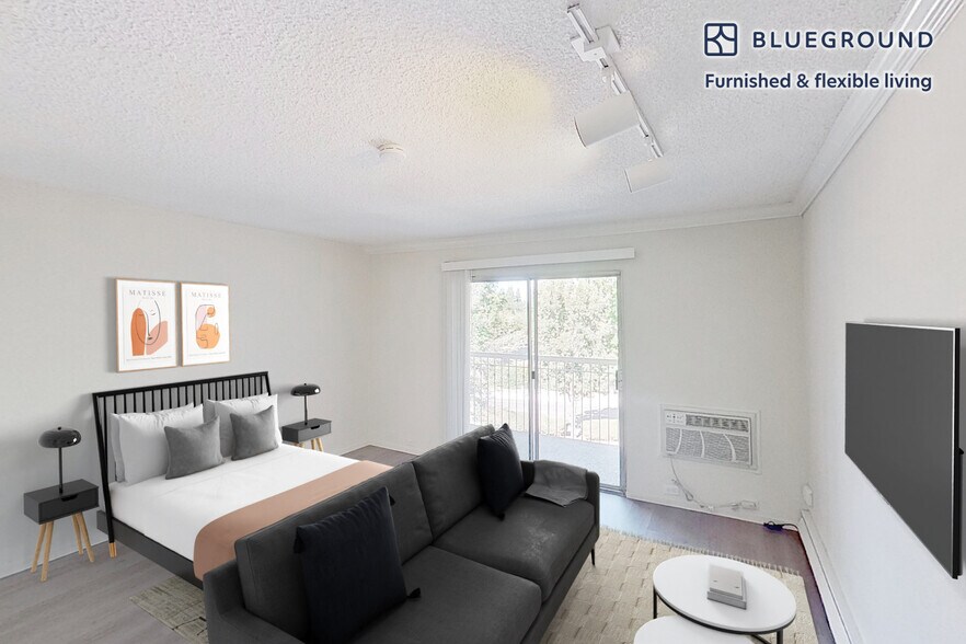 Primary Photo - 555 W Middlefield Rd