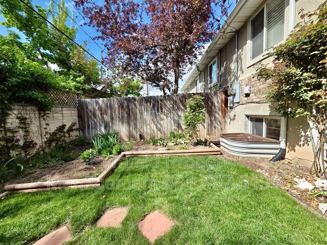 Building Photo - 2128 S 2060 E