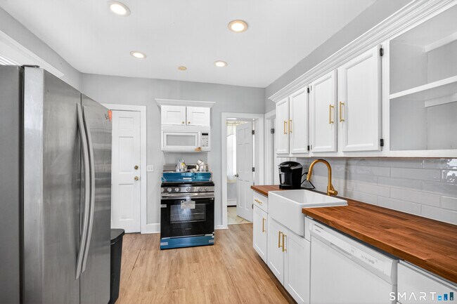 Building Photo - 380 Gurdon St