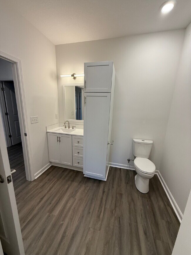 Building Photo - Brand New Luxury Condo - 2 Bedroom 2 Bathroom