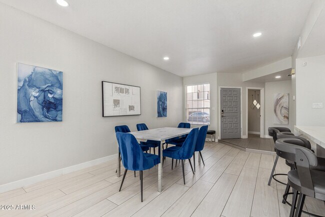 Building Photo - 1413 W Coral Reef Dr