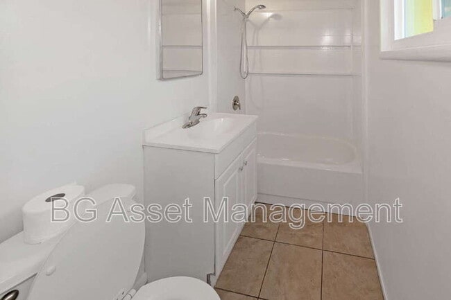 Building Photo - 950 Kelvin Ct