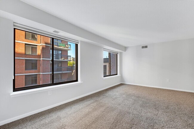 Building Photo - 759 2nd St