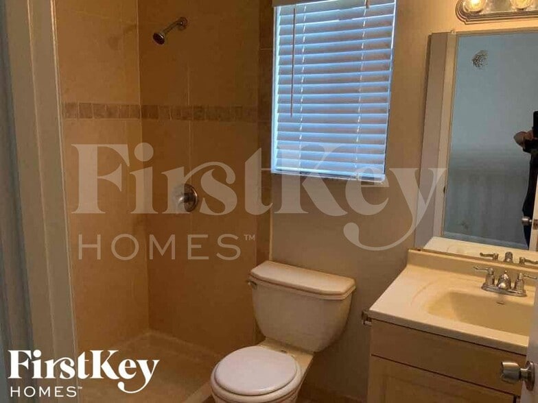 Building Photo - 5784 Strawberry Lakes Cir