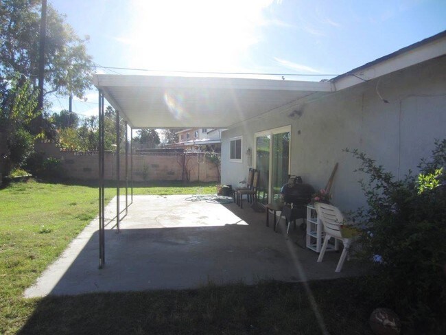 Building Photo - 2284 Athens Ave