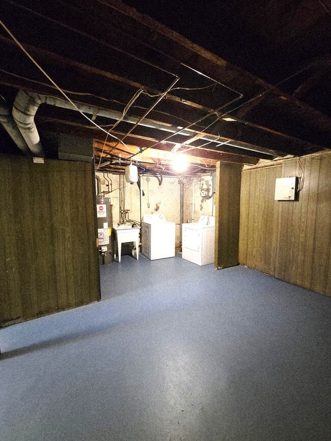 Building Photo - Renovated 3-Bedroom, 1-Bathroom Home in Beechfield