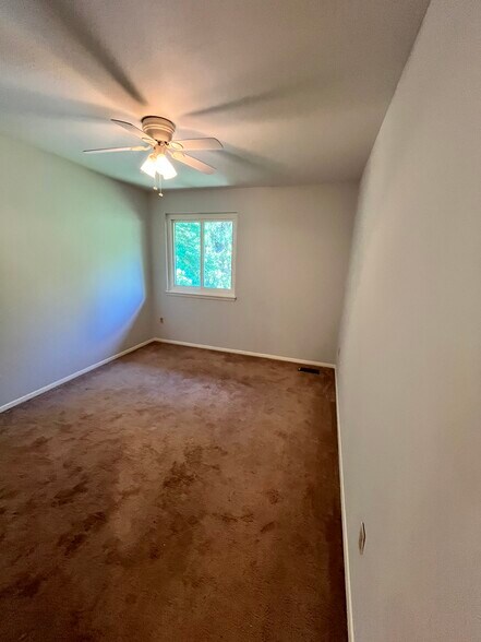 bedroom 2 - 2147 Chapel Valley Ln