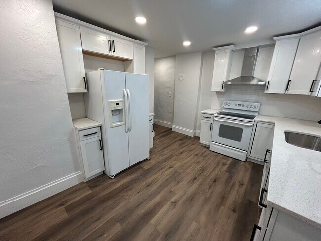 Building Photo - 1253-1255 N 6th St