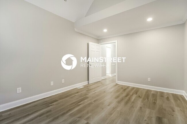 Building Photo - 3 Bedroom Pet-Friendly Home in RALEIGH, NC with Main Street Renewal