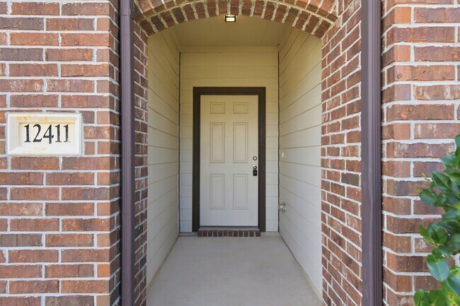 Building Photo - 12411 Southern Trail Ct