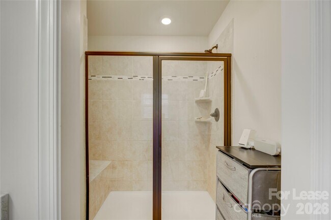 Building Photo - 1731 Evergreen Dr