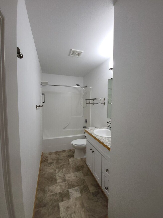 Building Photo - 3 Bedroom 2.5 Bathroom in Napavine