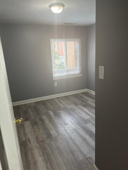 Building Photo - 406 Girard St