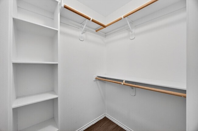 Building Photo - 3205 Carverly Ave