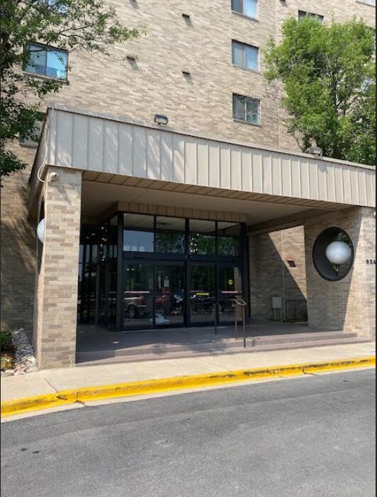 Building Photo - 6340 Americana Dr
