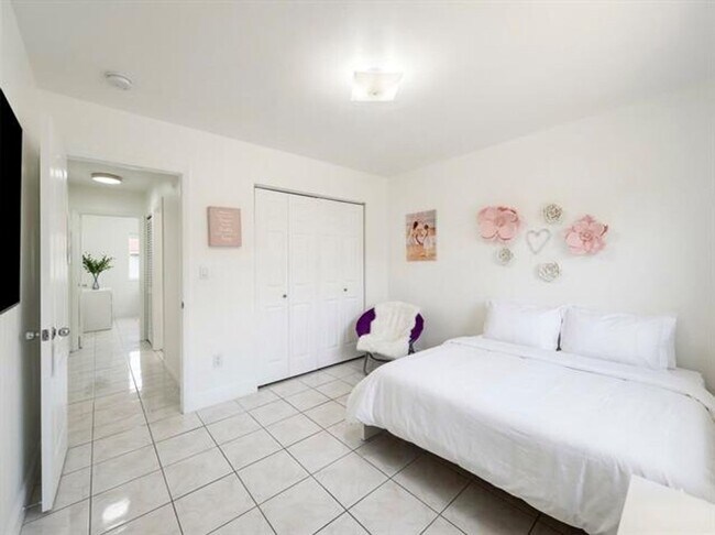 Building Photo - 17255 NW 72nd Ct