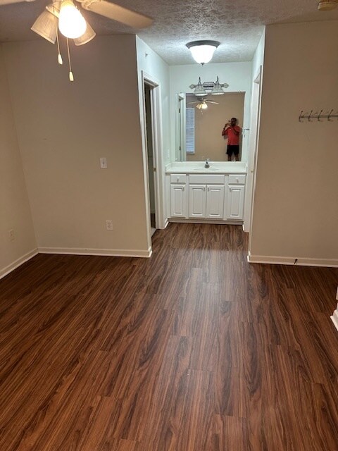 Building Photo - 15000 Lenox Dr