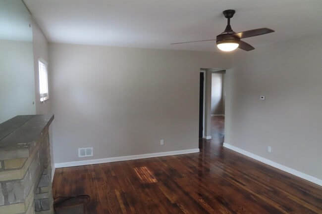 Building Photo - 1121 Fairwood Ave