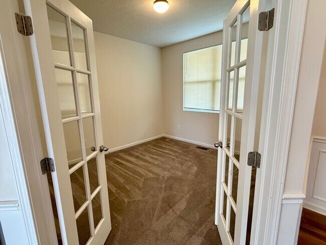 Building Photo - Spacious 4BR 2B w/ Large Backyard • Full Appliance Kitchen • 2-Car Garage in Pataskala