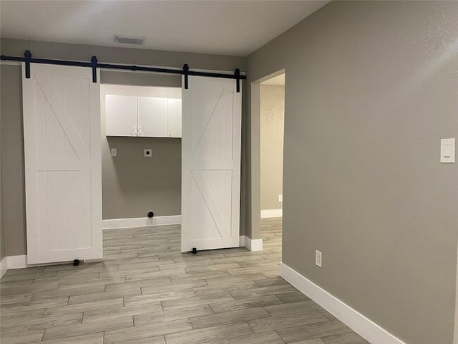 Building Photo - 231 Acker St