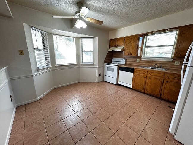 Building Photo - 3-Bedroom House for Rent in Copperas Cove
