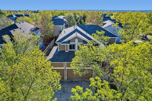 Building Photo - Luxury Living Awaits in this Grant Ranch H...