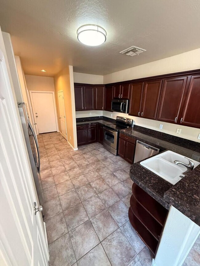 Building Photo - 8462 E Pampa Ave