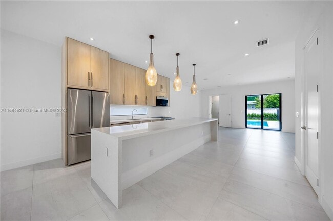 Building Photo - 2921 SW 26th St