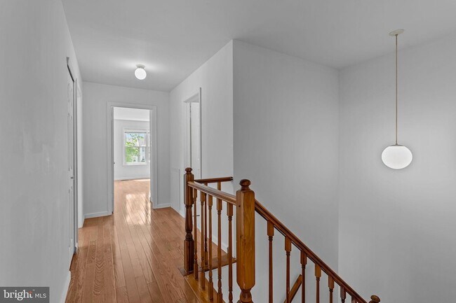 Building Photo - 14 Aster Way