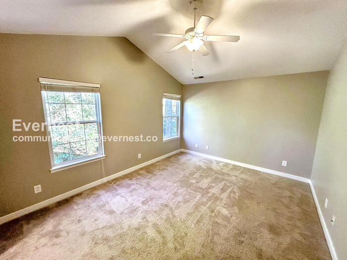 Building Photo - 4610 Twin Hickory Lake Dr