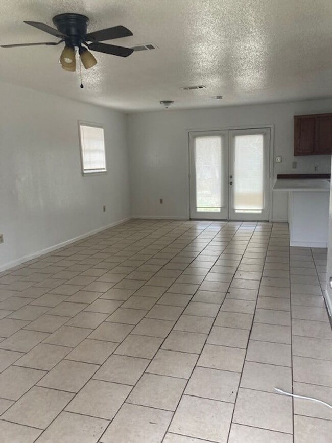 Building Photo - Gulfport 3 Bedroom